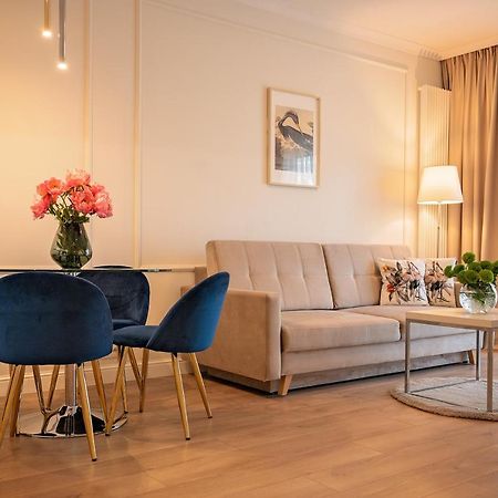 Mennica Residence - Grzybowska 43A ワルシャワ エクステリア 写真
