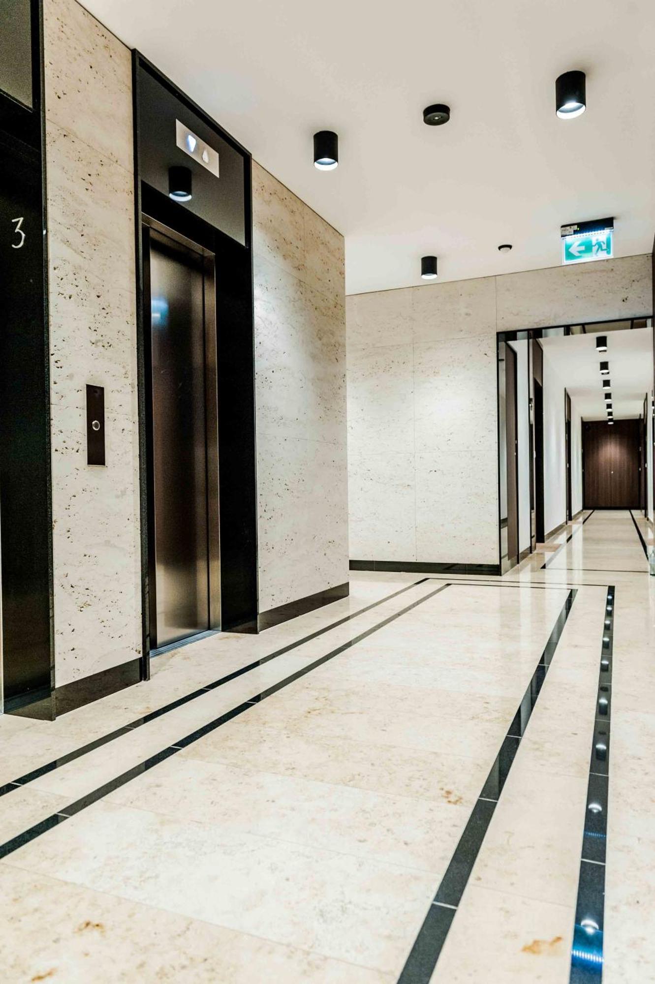 Mennica Residence - Grzybowska 43A ワルシャワ エクステリア 写真